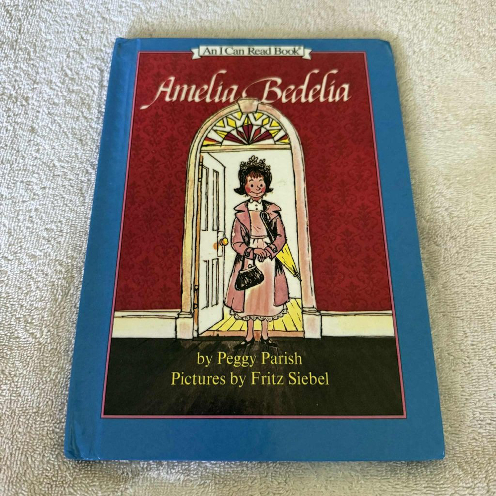 Amelia Bedelia by Peggy Parish, Harper Collins, Blue and Red